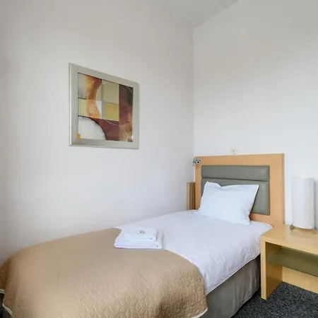 404 Wilanowska Homestay